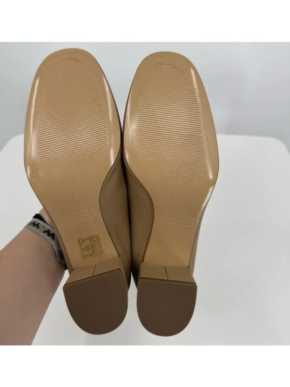 Everlane Italian Leather Day Heel Light Taupe 5.5 Women's Elastic Back Comfort